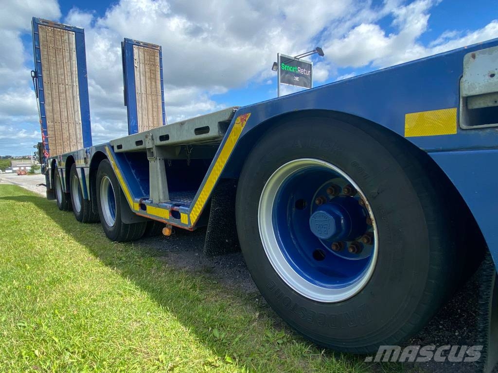 Kässbohrer SLA-R4 maskintrailer med udtræk og hjulbrønde Semi-reboques de caixa aberta/dropside