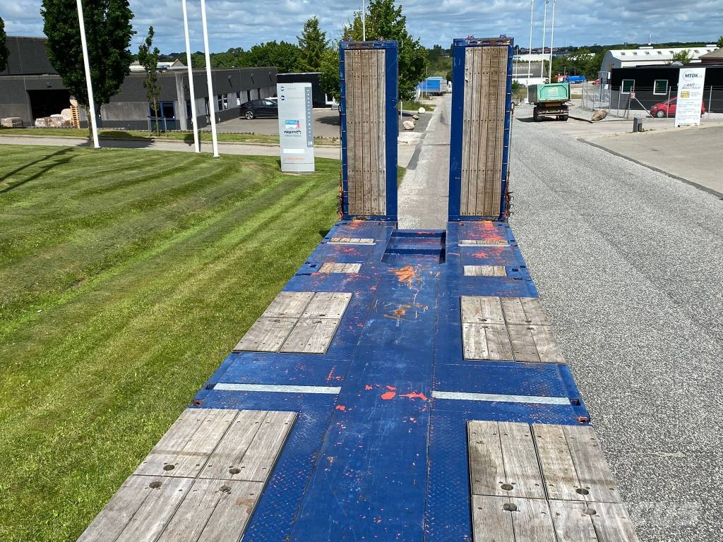 Kässbohrer SLA-R4 maskintrailer med udtræk og hjulbrønde Semi-reboques de caixa aberta/dropside