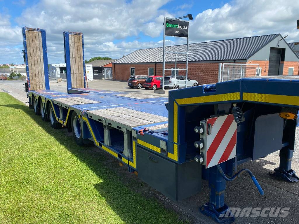 Kässbohrer SLA-R4 maskintrailer med udtræk og hjulbrønde Semi-reboques de caixa aberta/dropside