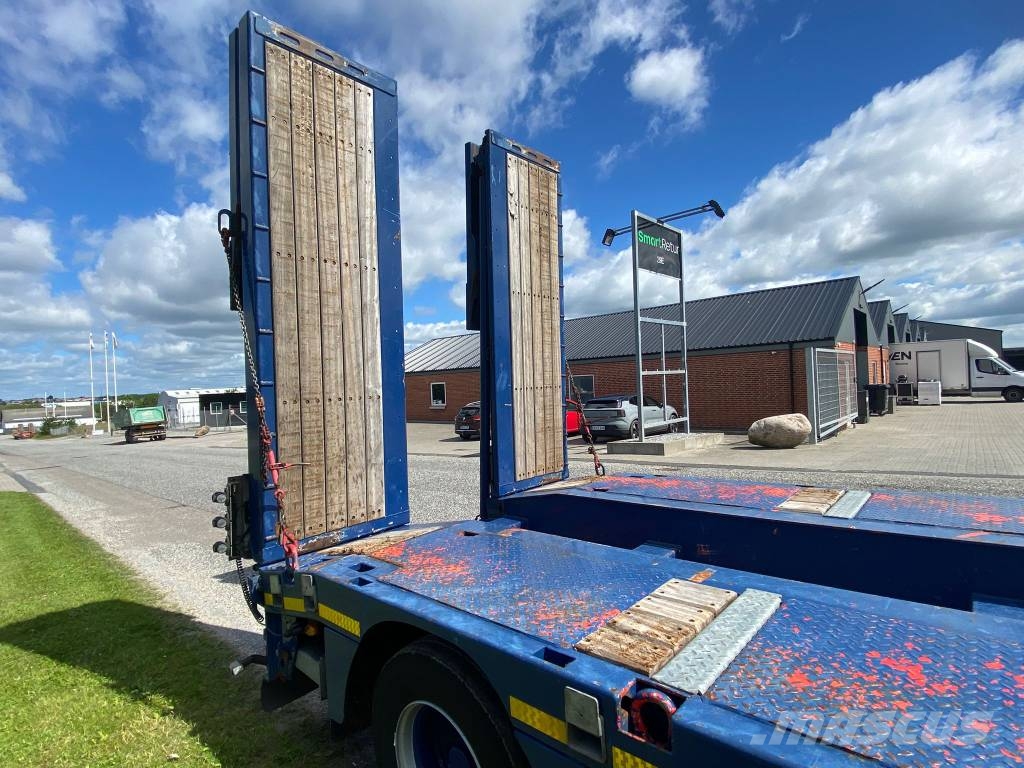 Kässbohrer SLA-R4 maskintrailer med udtræk og hjulbrønde Semi-reboques de caixa aberta/dropside