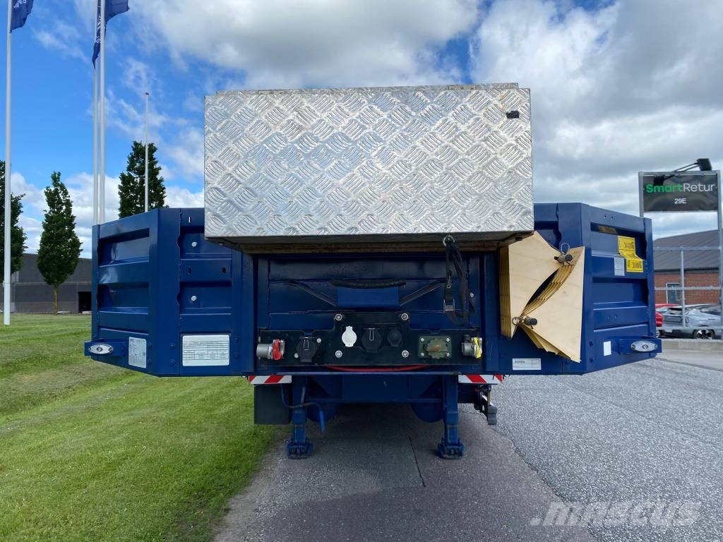 Kässbohrer SLA-R4 maskintrailer med udtræk og hjulbrønde Semi-reboques de caixa aberta/dropside