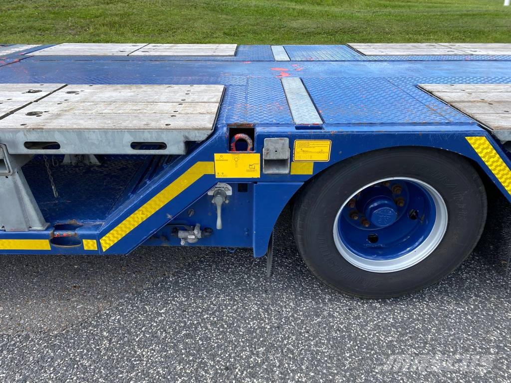 Kässbohrer SLA-R4 maskintrailer med udtræk og hjulbrønde Semi-reboques de caixa aberta/dropside