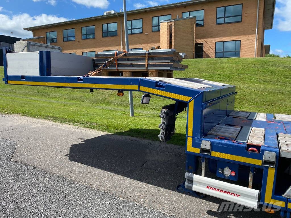 Kässbohrer SLA-R4 maskintrailer med udtræk og hjulbrønde Semi-reboques de caixa aberta/dropside