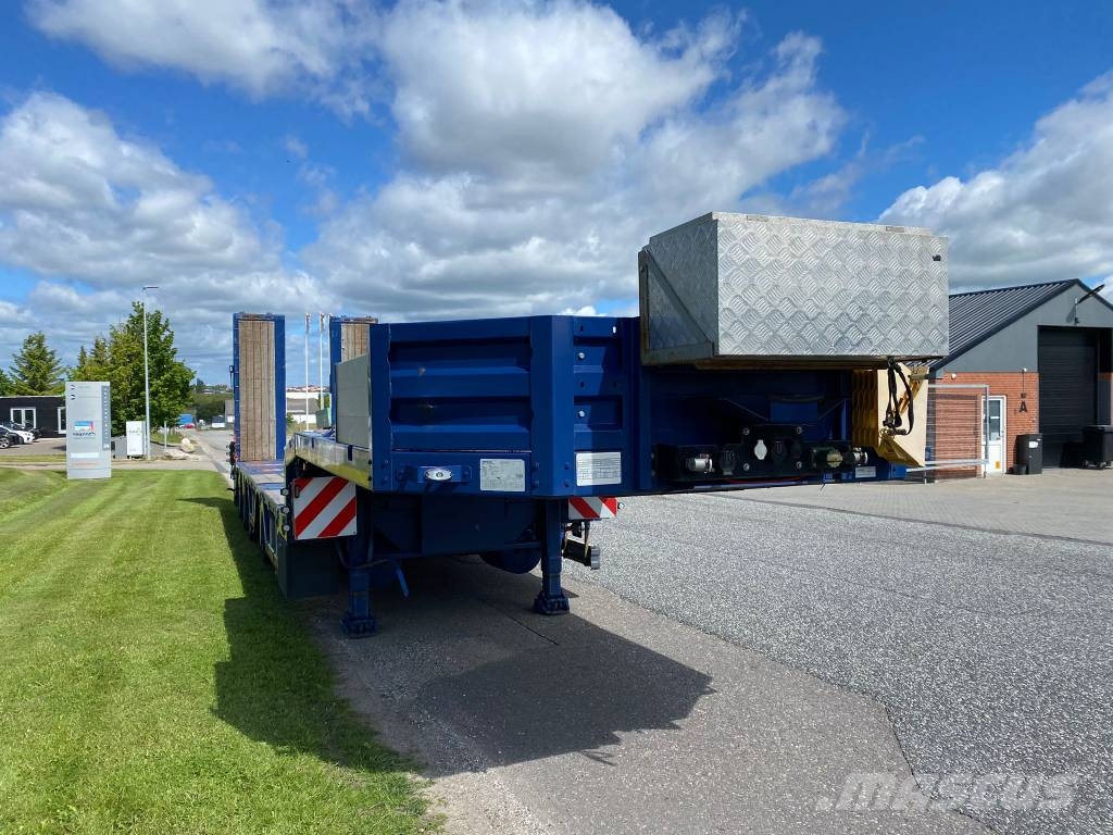 Kässbohrer SLA-R4 maskintrailer med udtræk og hjulbrønde Semi-reboques de caixa aberta/dropside
