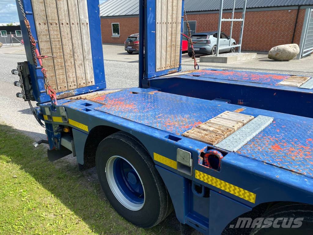 Kässbohrer SLA-R4 maskintrailer med udtræk og hjulbrønde Semi-reboques de caixa aberta/dropside