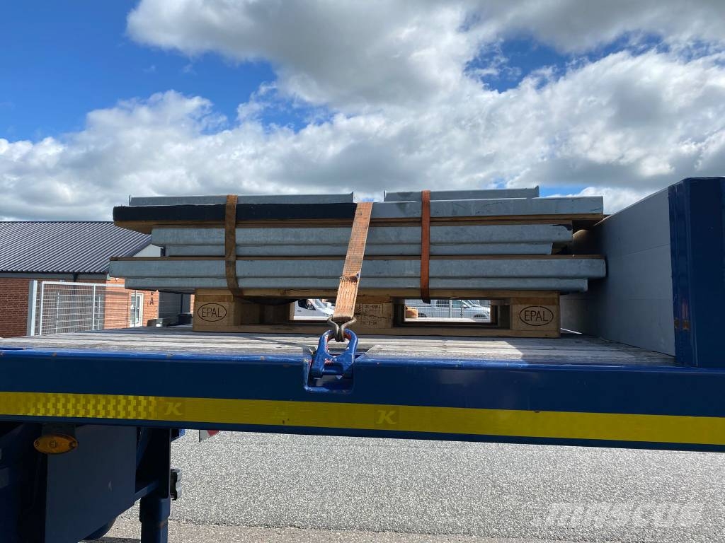 Kässbohrer SLA-R4 maskintrailer med udtræk og hjulbrønde Semi-reboques de caixa aberta/dropside