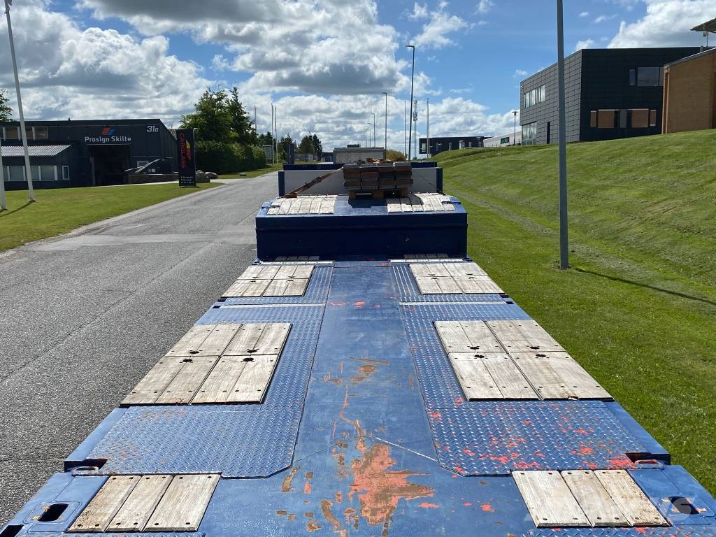 Kässbohrer SLA-R4 maskintrailer med udtræk og hjulbrønde Semi-reboques de caixa aberta/dropside