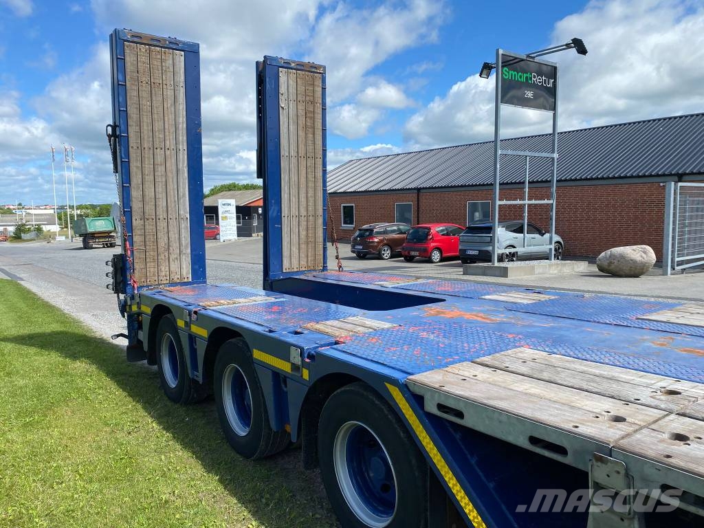 Kässbohrer SLA-R4 maskintrailer med udtræk og hjulbrønde Semi-reboques de caixa aberta/dropside