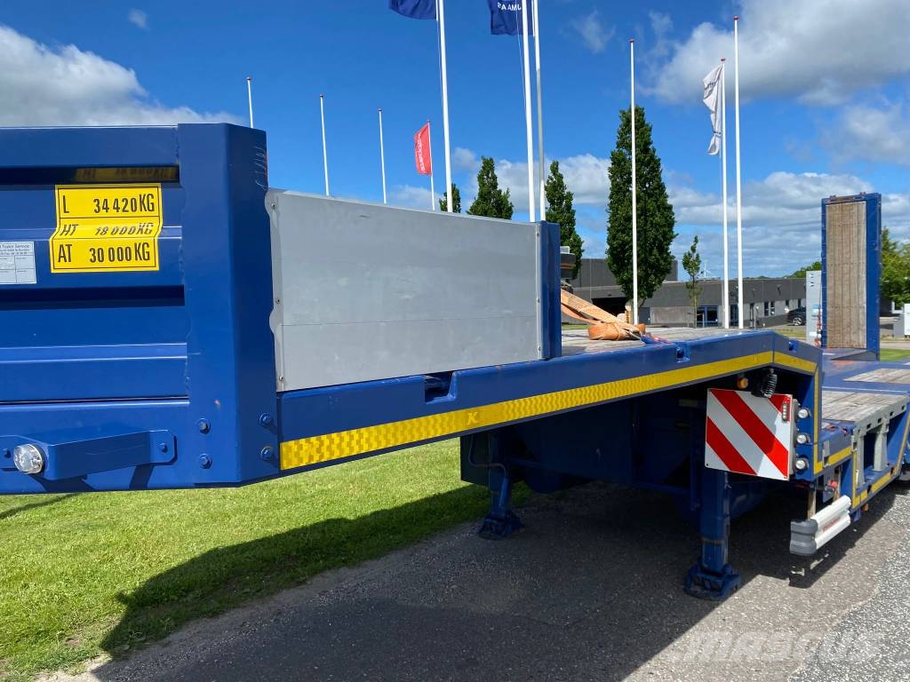 Kässbohrer SLA-R4 maskintrailer med udtræk og hjulbrønde Semi-reboques de caixa aberta/dropside