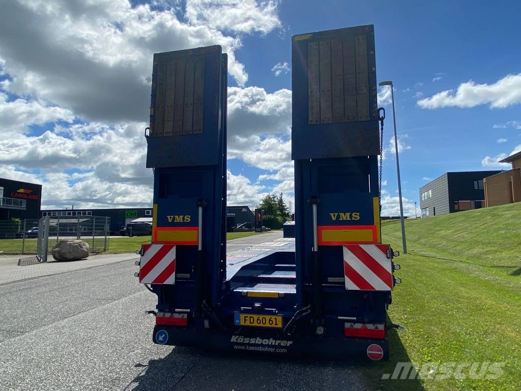 Kässbohrer SLA-R4 maskintrailer med udtræk og hjulbrønde Semi-reboques de caixa aberta/dropside