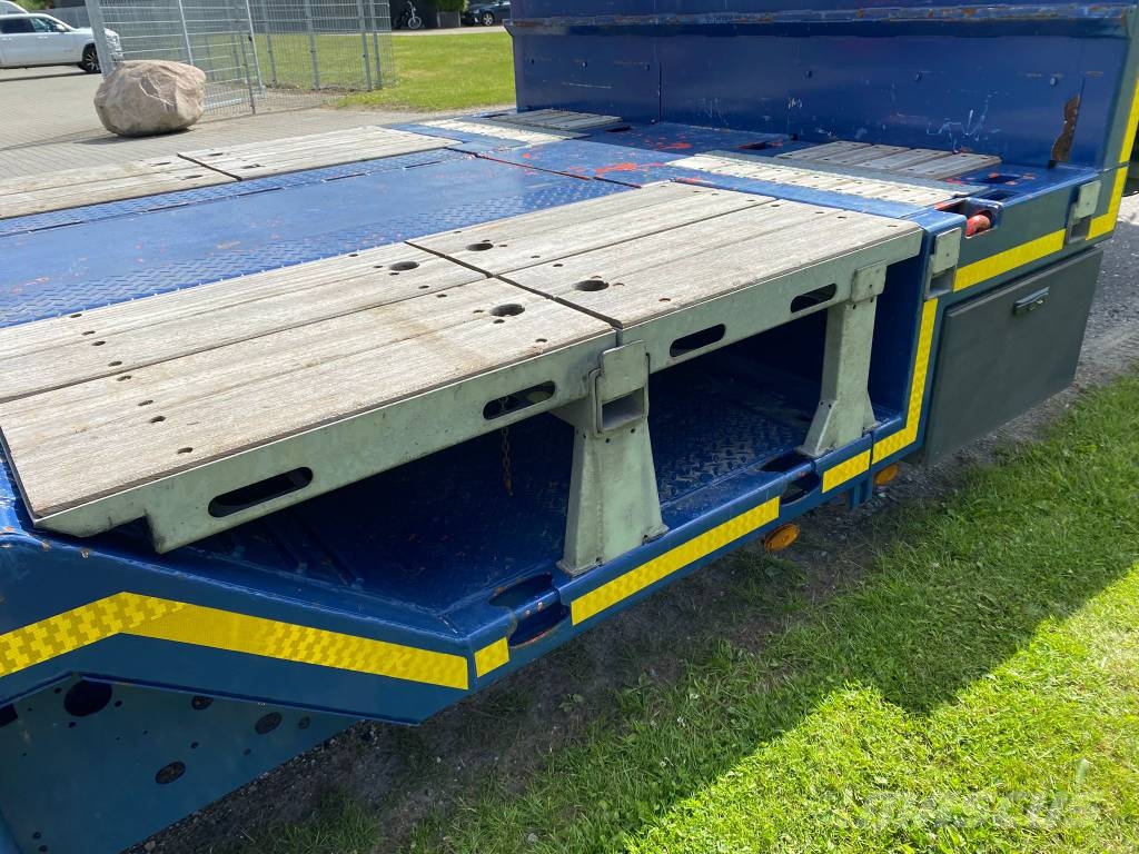 Kässbohrer SLA-R4 maskintrailer med udtræk og hjulbrønde Semi-reboques de caixa aberta/dropside