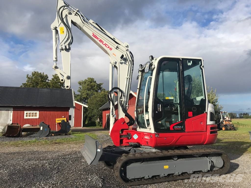Takeuchi TB250-2 Mini bageri < 7t