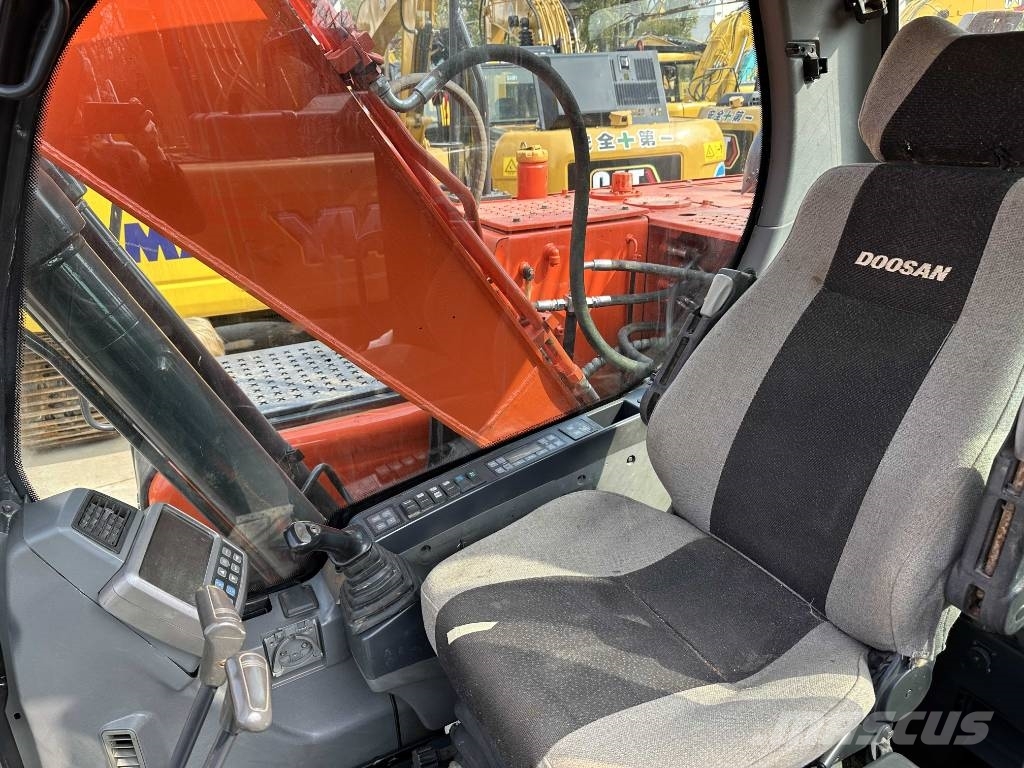 Doosan DX140LC-9C حفارات زحافة