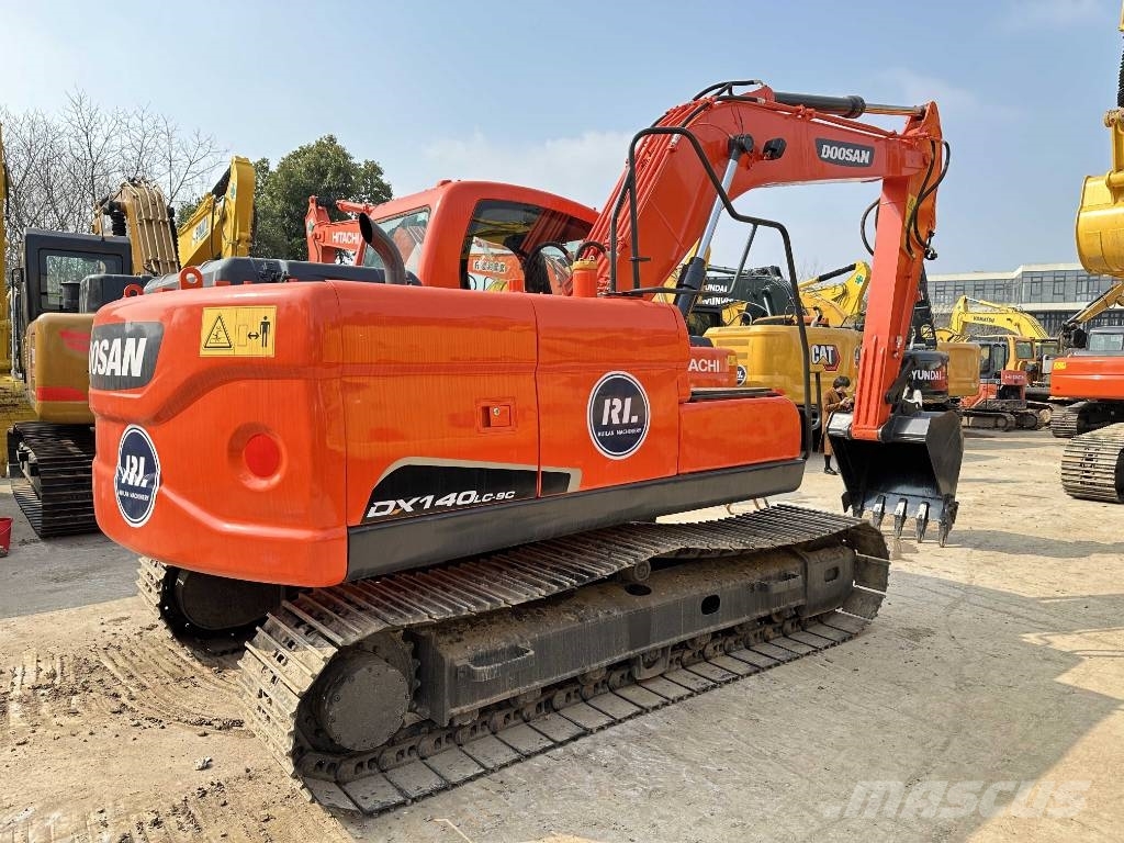 Doosan DX140LC-9C حفارات زحافة