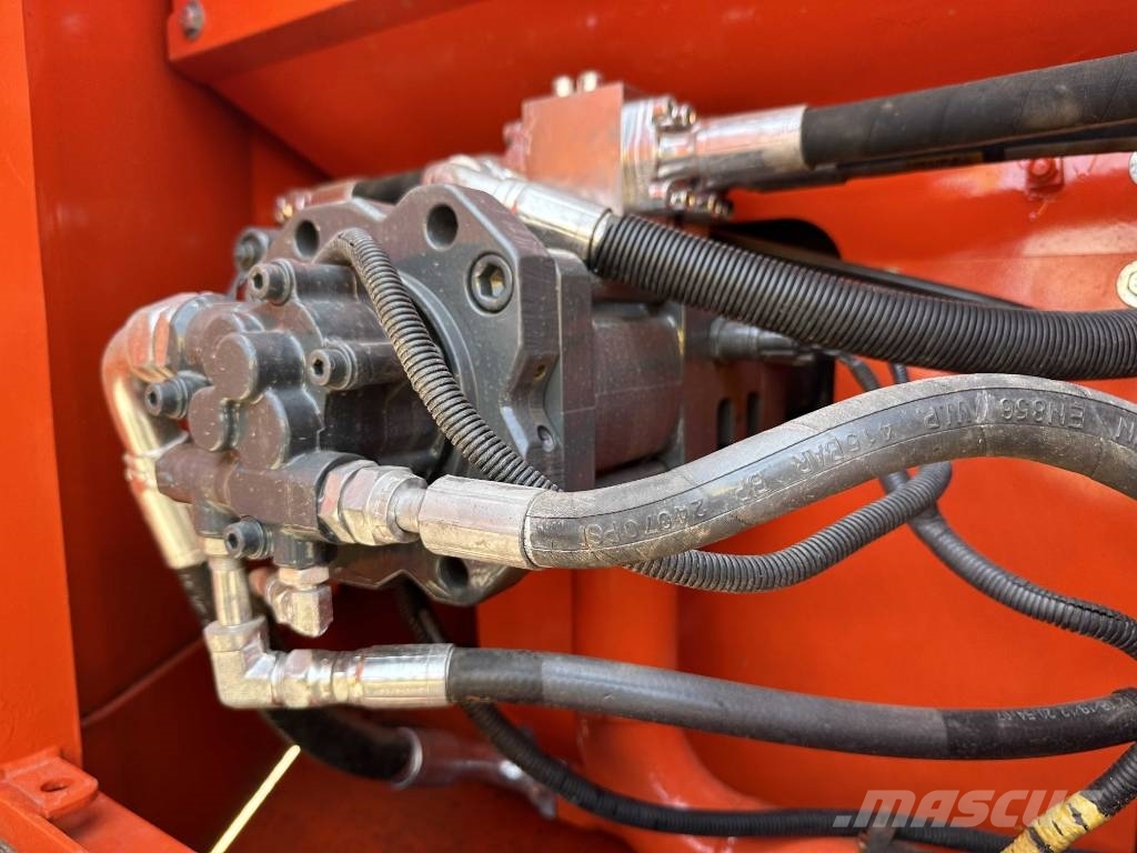 Doosan DX140LC-9C حفارات زحافة