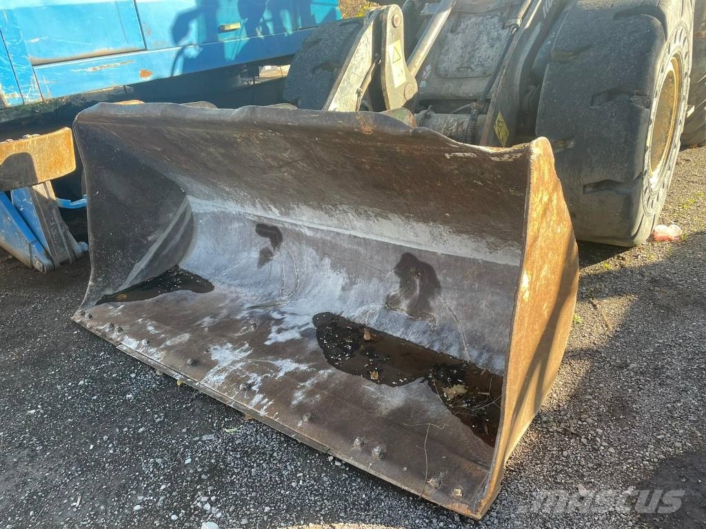Komatsu WA 200 PT-5 Колесни товарачи