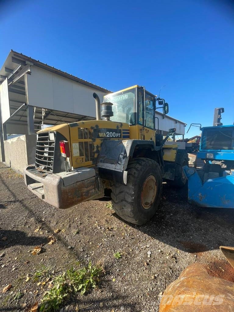 Komatsu WA 200 PT-5 Колесни товарачи