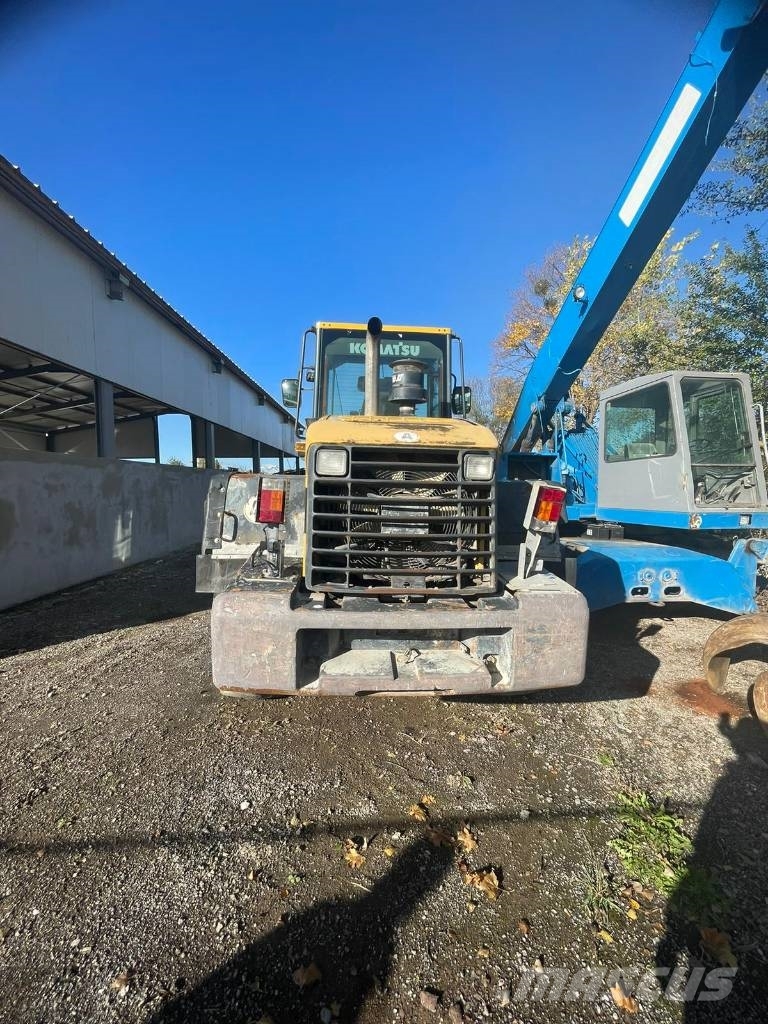 Komatsu WA 200 PT-5 Колесни товарачи