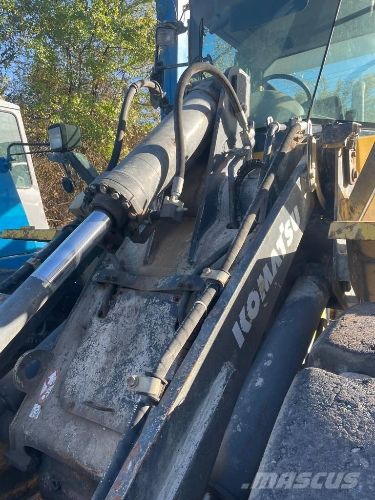 Komatsu WA 200 PT-5 Колесни товарачи