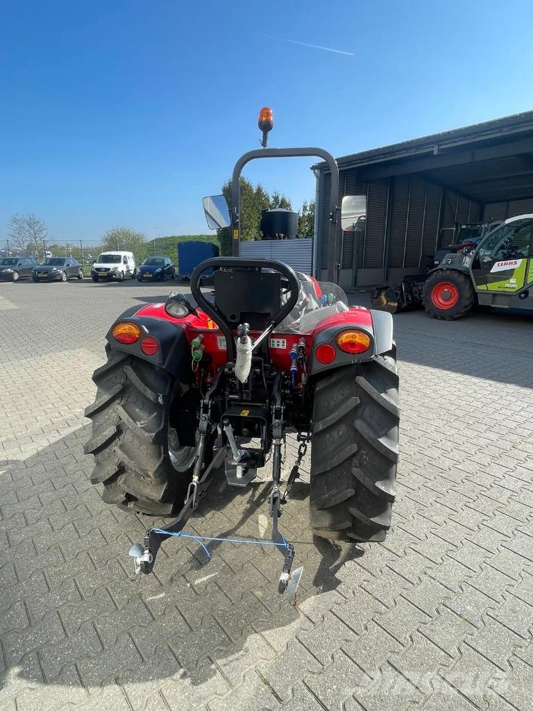 McCormick X2.055 smalspoor tractor Traktorok
