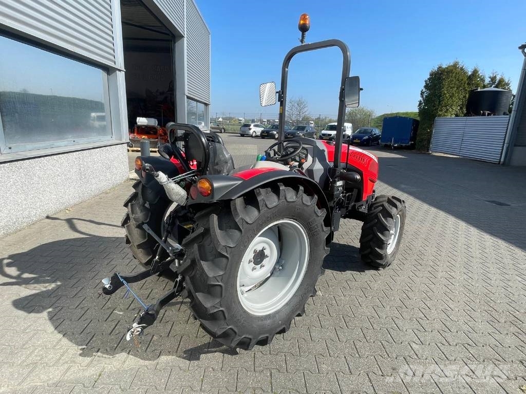 McCormick X2.055 smalspoor tractor Traktorok