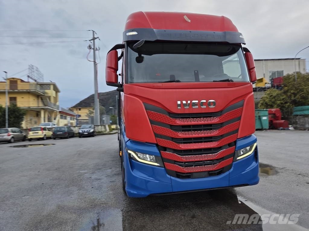 Iveco S-Way AS 260S48 Beavertail Caminhões de mesa / guincho