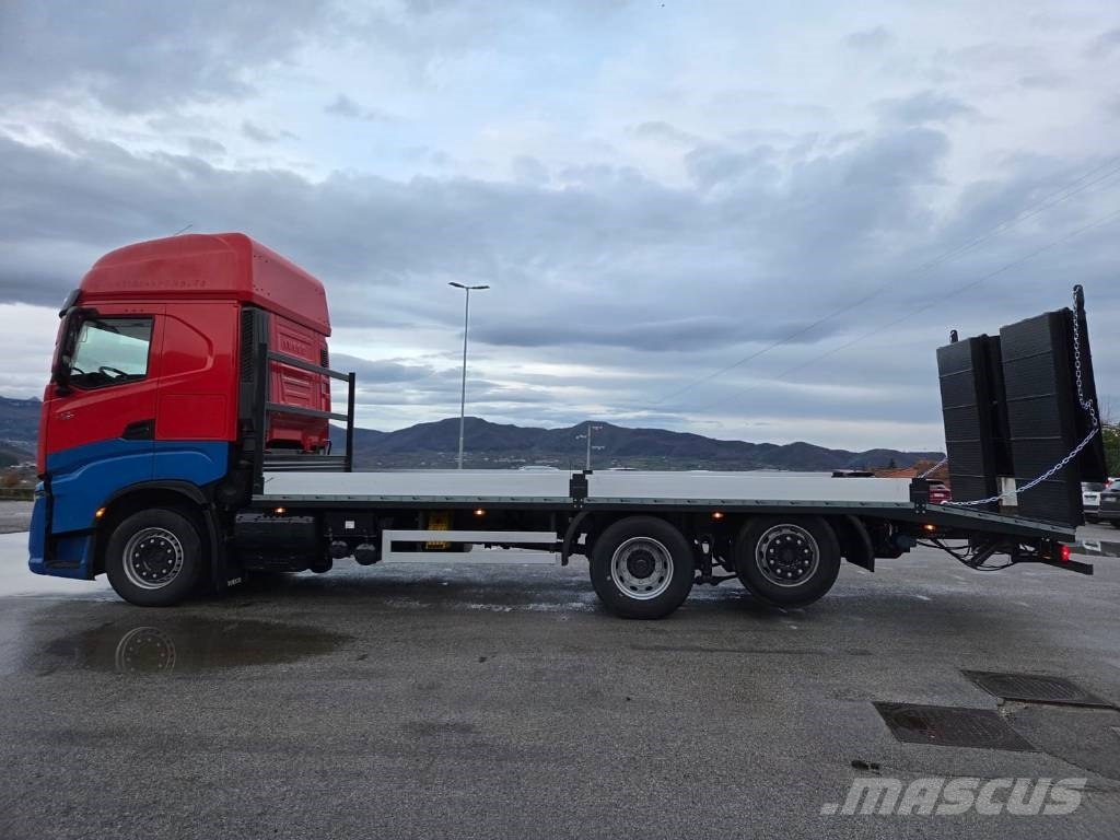 Iveco S-Way AS 260S48 Beavertail Caminhões de mesa / guincho