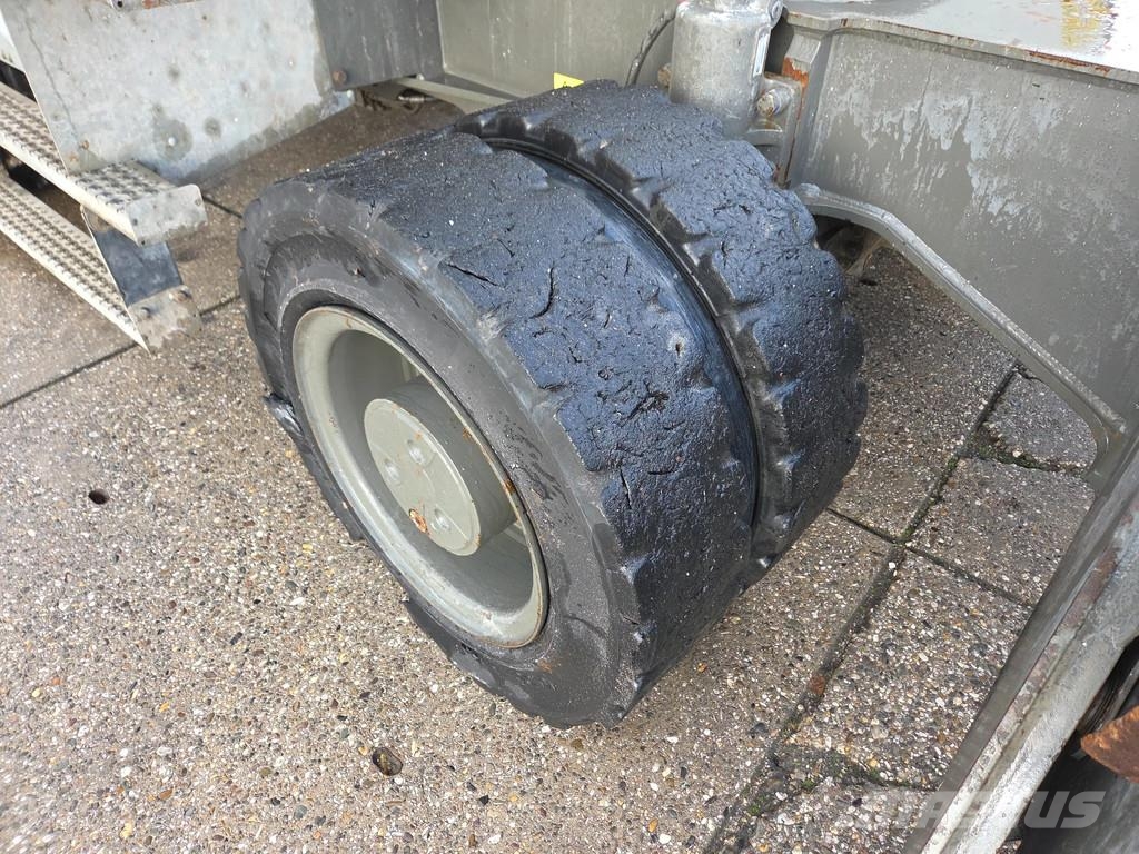 Sennebogen 821 overslagkraan met roterende sorteergrijper Avfalls / industri hantering