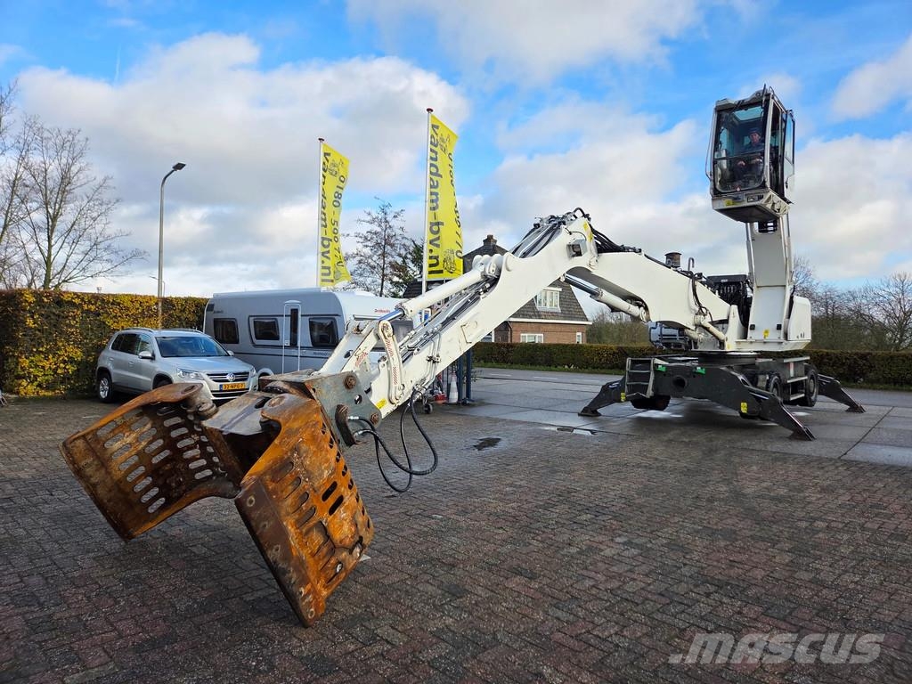 Sennebogen 821 overslagkraan met roterende sorteergrijper Movimentazione rifiuti