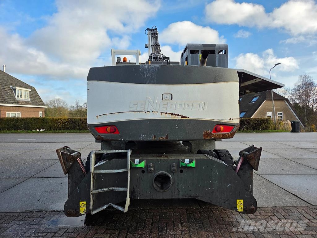 Sennebogen 821 overslagkraan met roterende sorteergrijper Waste / industry handlers