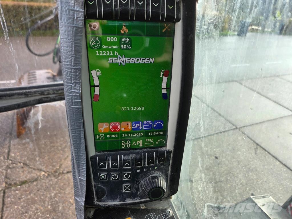 Sennebogen 821 overslagkraan met roterende sorteergrijper Movimentazione rifiuti