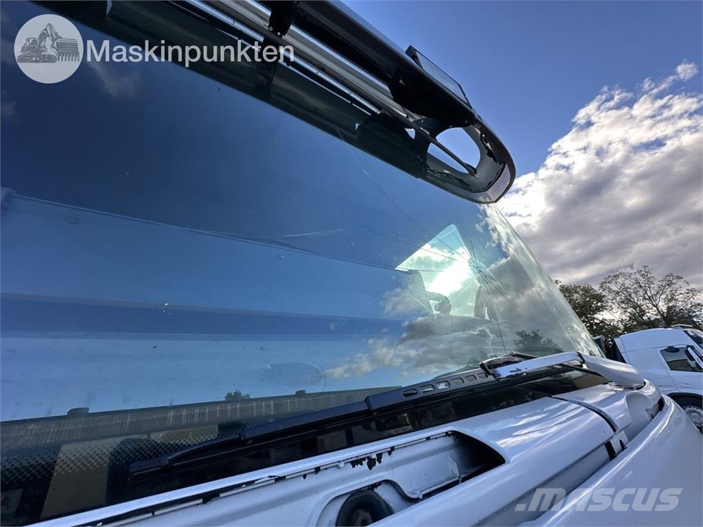 Scania R440LB6X2*4HNB Camiones polibrazo