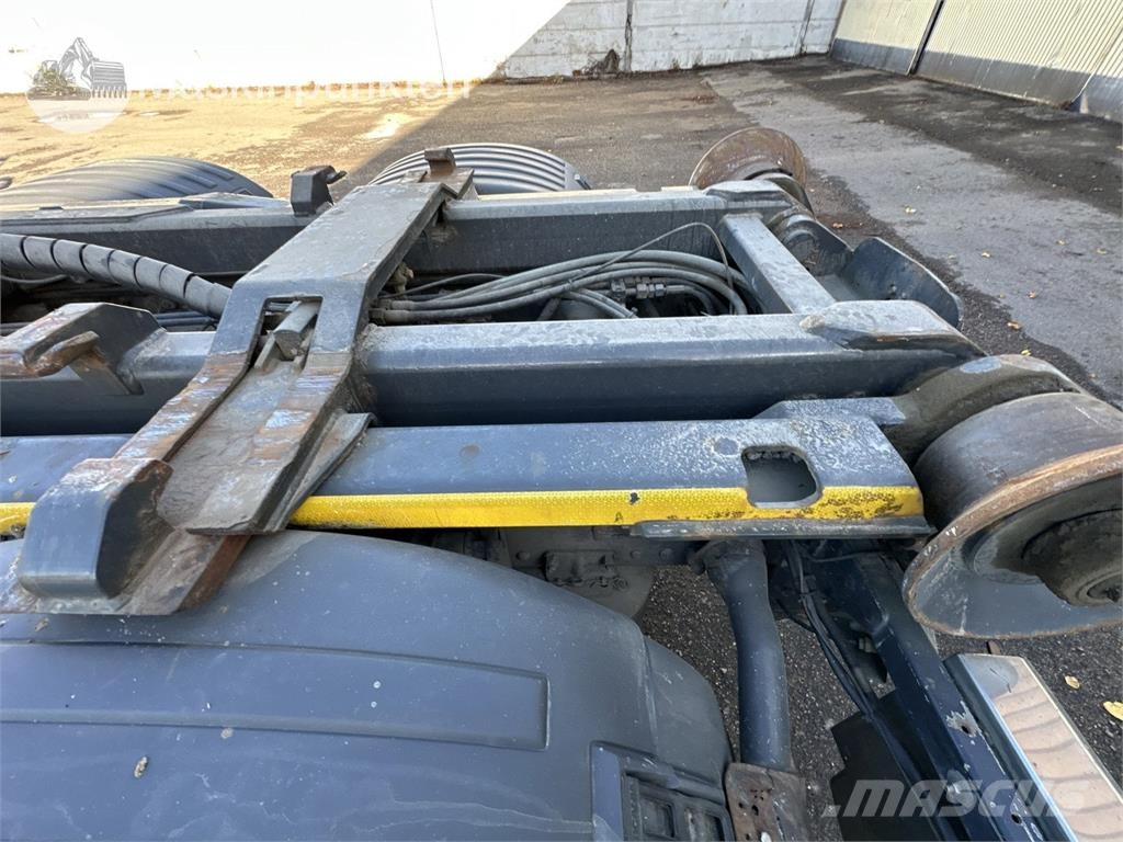 Scania R440LB6X2*4HNB Camiones polibrazo