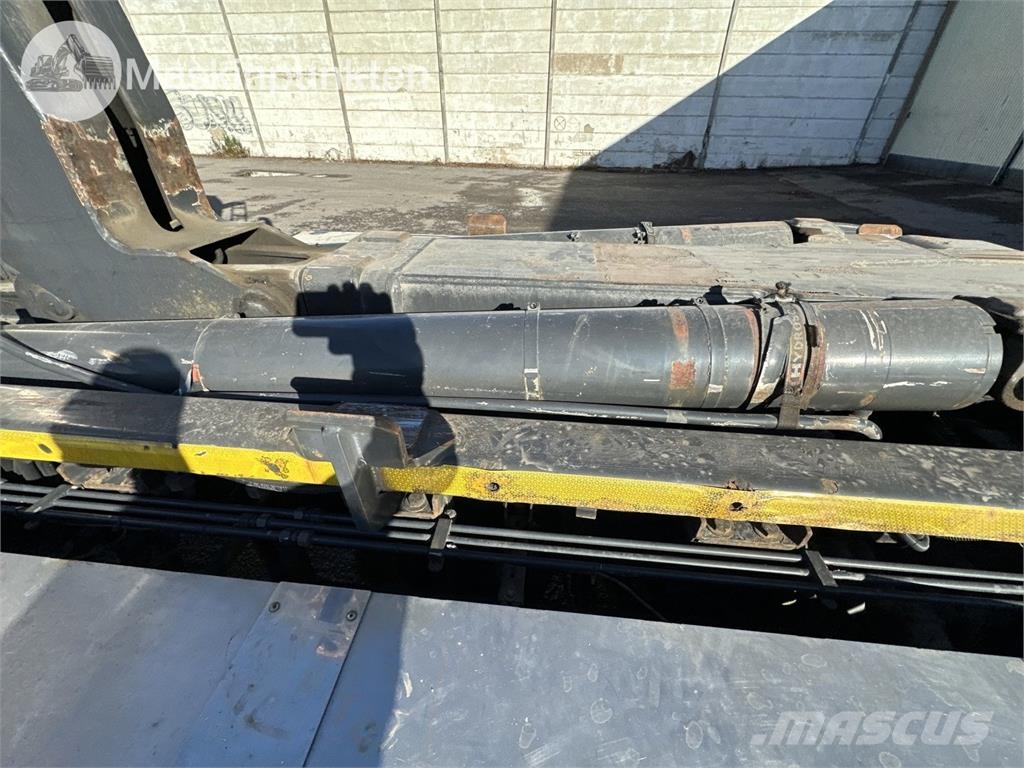 Scania R440LB6X2*4HNB Camiones polibrazo