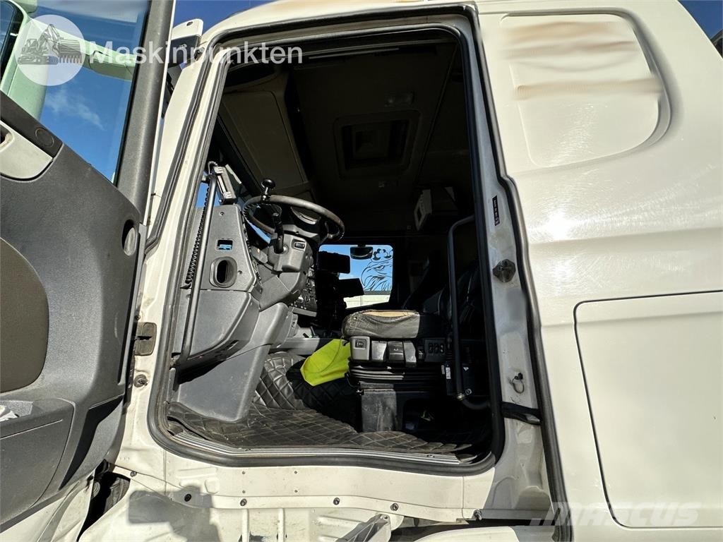 Scania R440LB6X2*4HNB Camiones polibrazo
