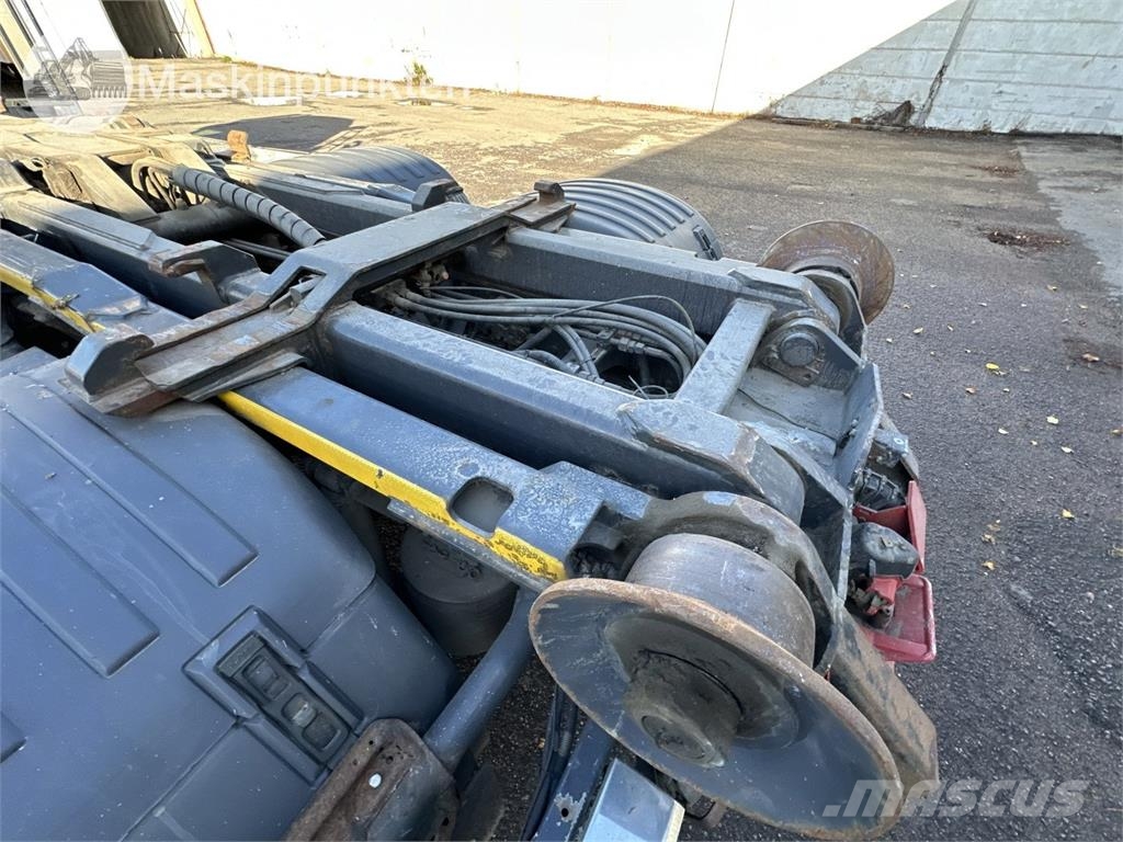 Scania R440LB6X2*4HNB Camiones polibrazo