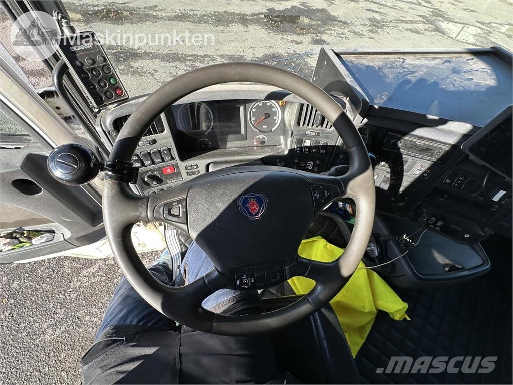 Scania R440LB6X2*4HNB Camiones polibrazo
