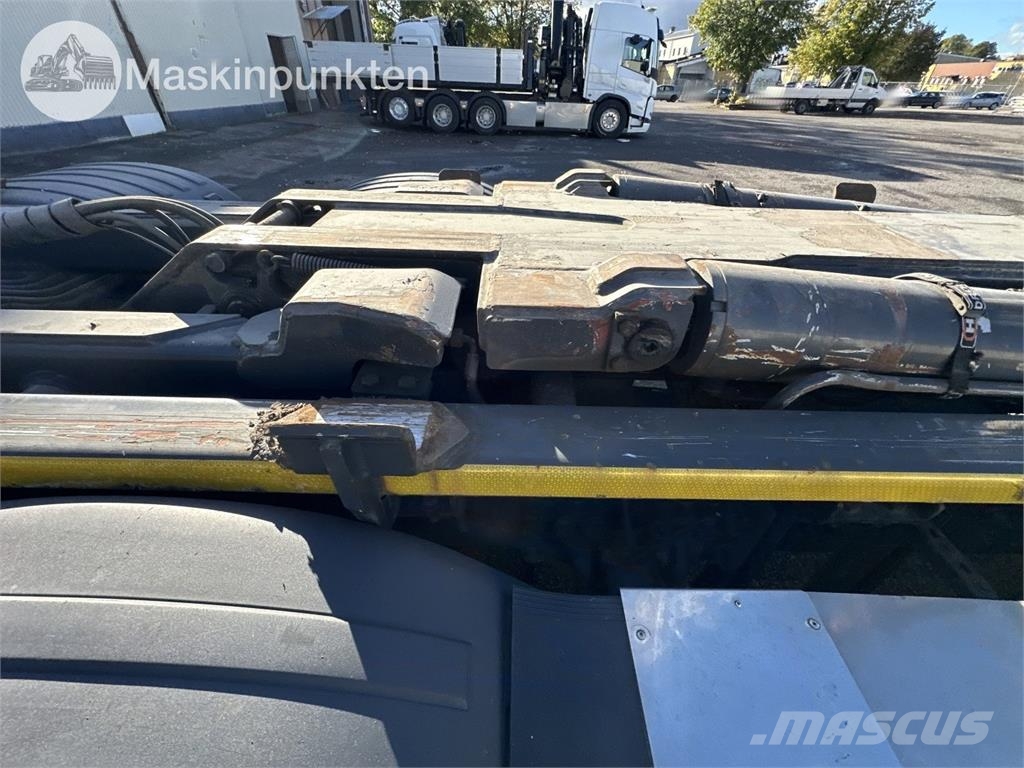 Scania R440LB6X2*4HNB Camiones polibrazo
