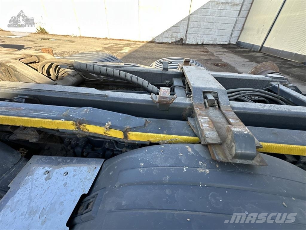 Scania R440LB6X2*4HNB Camiones polibrazo