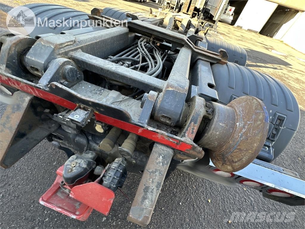 Scania R440LB6X2*4HNB Camiones polibrazo