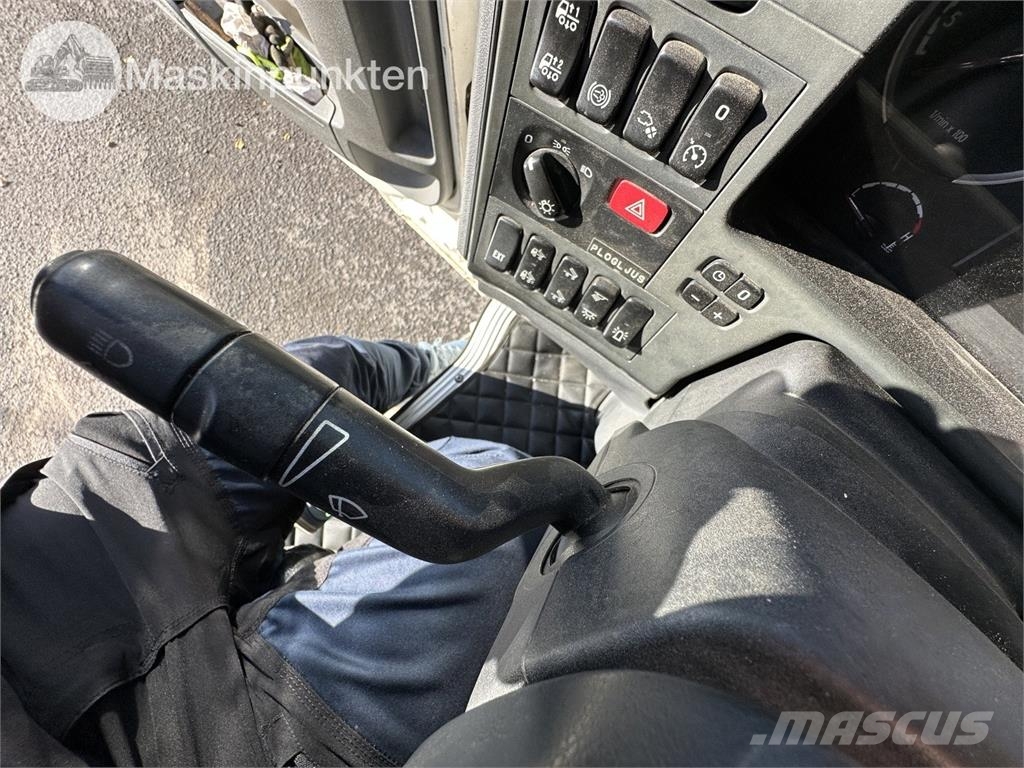 Scania R440LB6X2*4HNB Camiones polibrazo