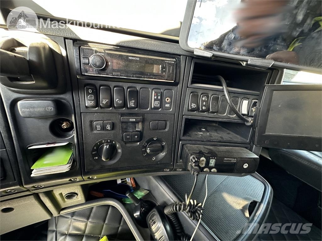 Scania R440LB6X2*4HNB Camiones polibrazo