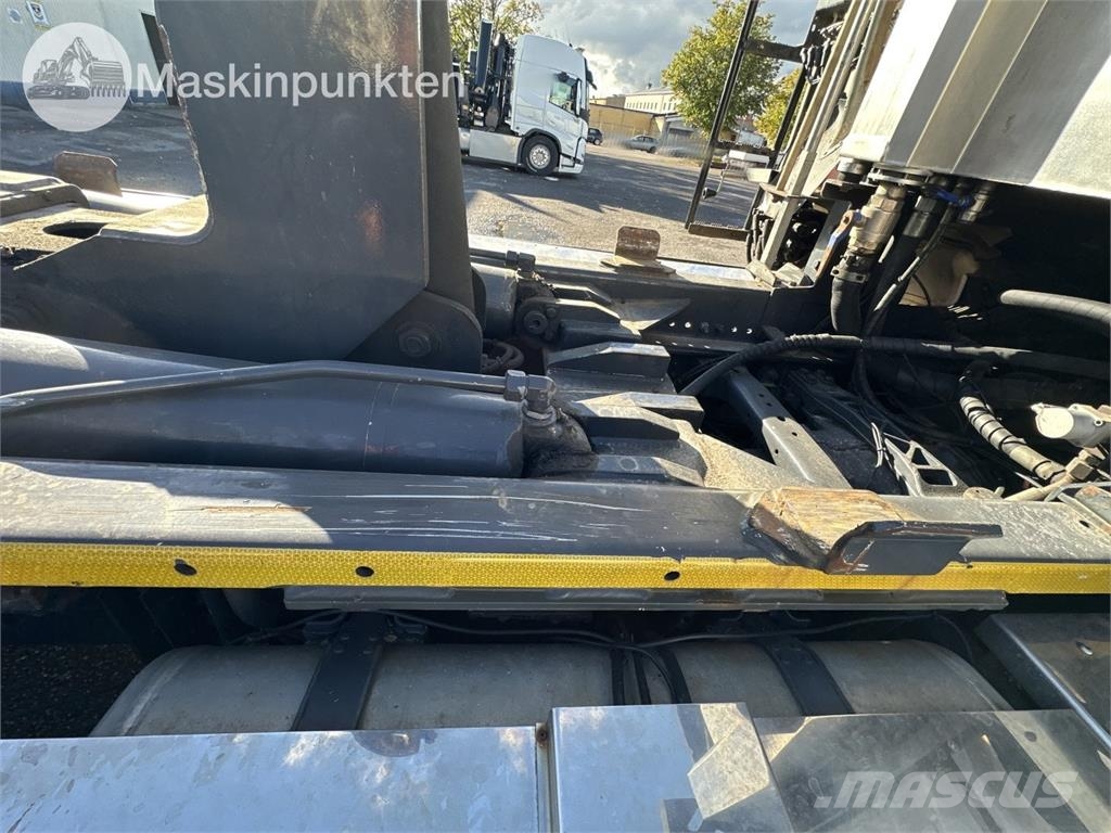 Scania R440LB6X2*4HNB Camiones polibrazo