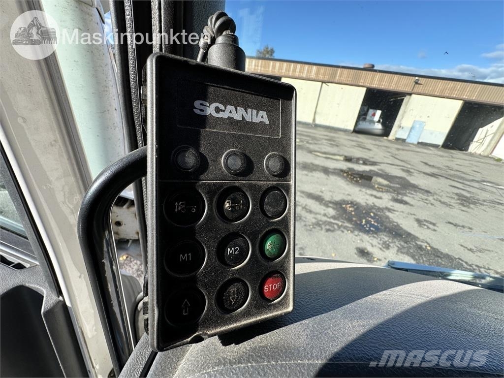 Scania R440LB6X2*4HNB Camiones polibrazo