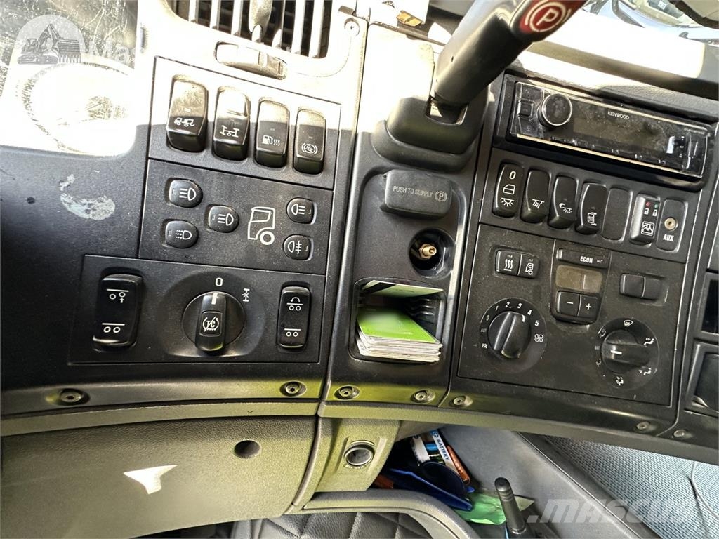 Scania R440LB6X2*4HNB Camiones polibrazo