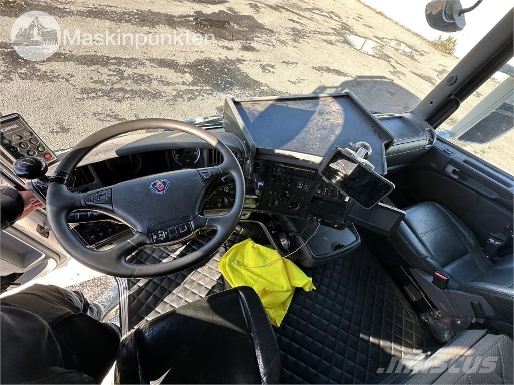 Scania R440LB6X2*4HNB Camiones polibrazo