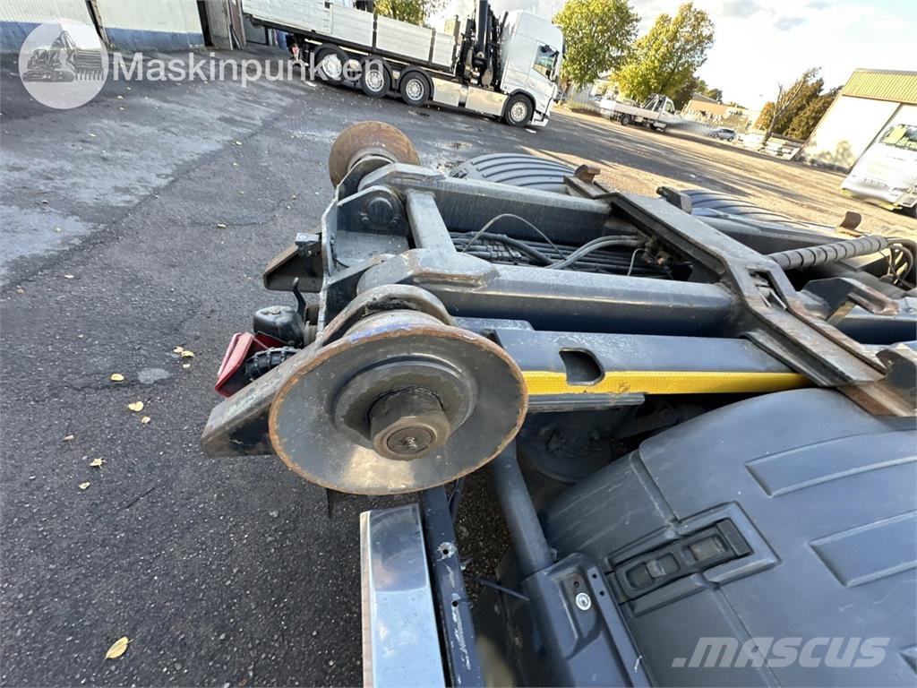 Scania R440LB6X2*4HNB Camiones polibrazo