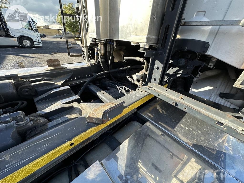 Scania R440LB6X2*4HNB Camiones polibrazo