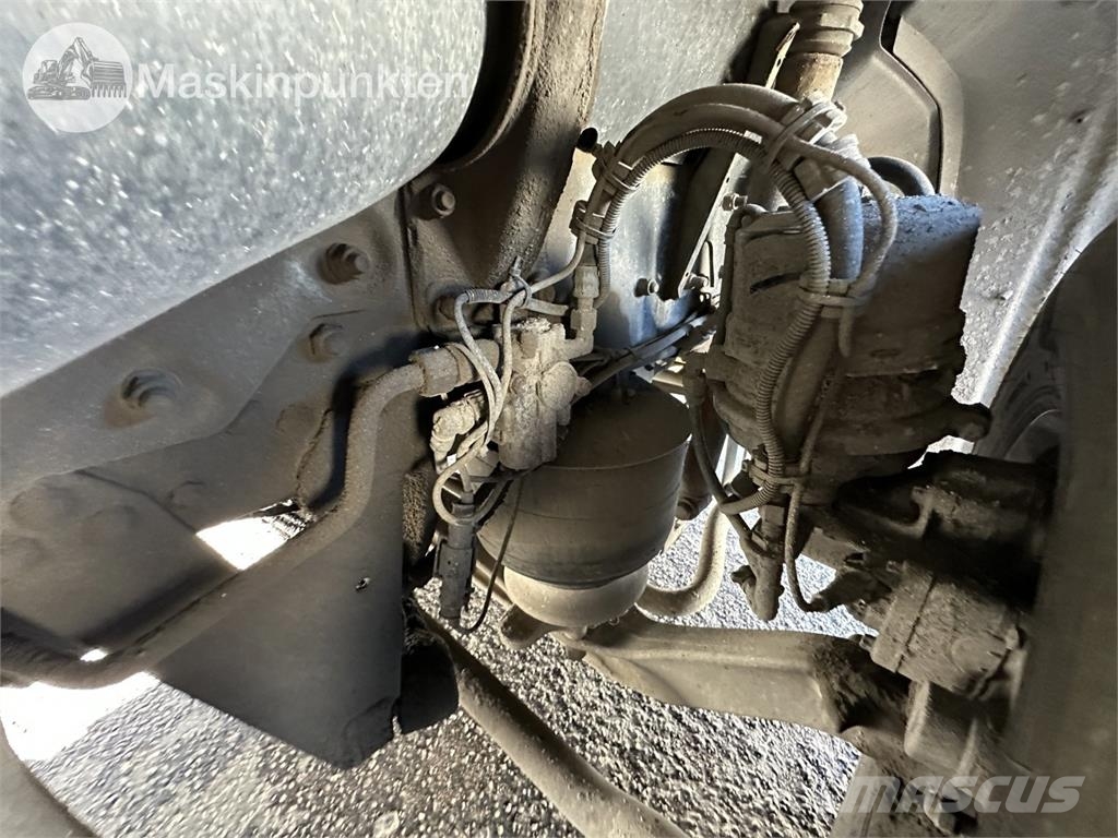 Scania R440LB6X2*4HNB Camiones polibrazo