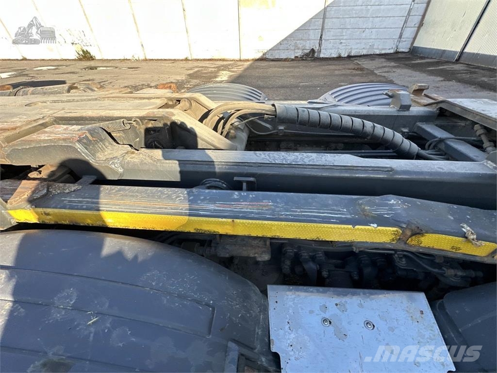 Scania R440LB6X2*4HNB Camiones polibrazo